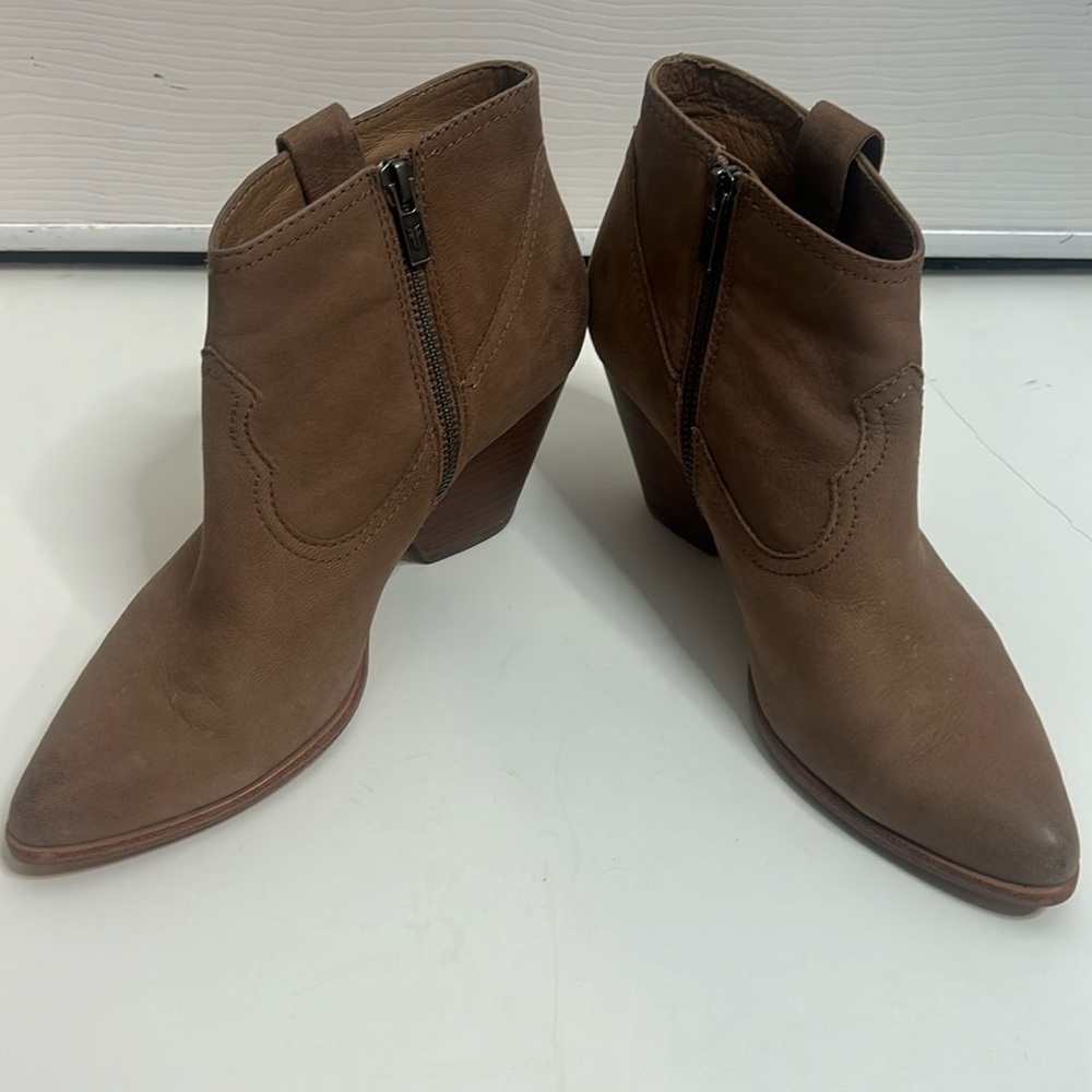 Frye Tan‎ Regina Western Leather Ankle Boot 8.5